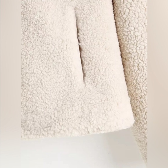 Fuzzy Toggle Winter Coat, Short MIDI Thick Jacket, In Season Lux - Picture 2 of 5